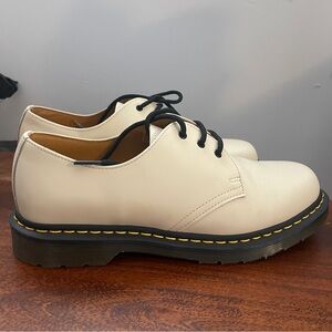 Dr. Martens Men's beige Leather Oxfords
